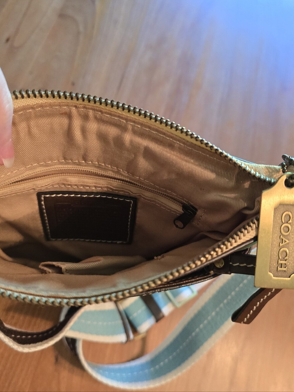 NWOT Vintage Coach Hampton Watercolor Stripe Crossbody Swingpack - Picture 6 of 10